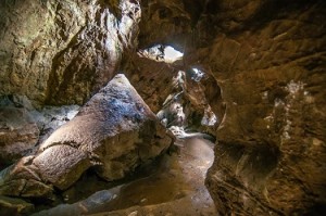 Großer Stalagmit in der Iberger Tropfsteinhöhle / Foto: Günter Jentsch / Bildrechte: HEZ