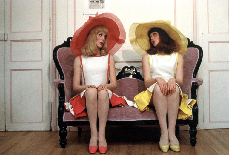 Die Mädchen von Rochefort (1967): Catherine Deneuve (l.) in der Rolle der Delphine Garnier / © Studiocanal