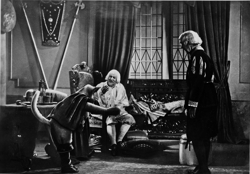 Der gestiefelte Kater (1935): Der Titelheld (Paul Walker) beim König (Hans Pokorny, M.) / Quelle: SDK