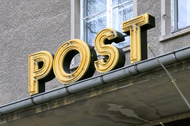 Stille Post: Auch das Ministerium für Post- und Fernmeldewesen der DDR wurde 1990 abgewickelt / © LoB/pixelio.de