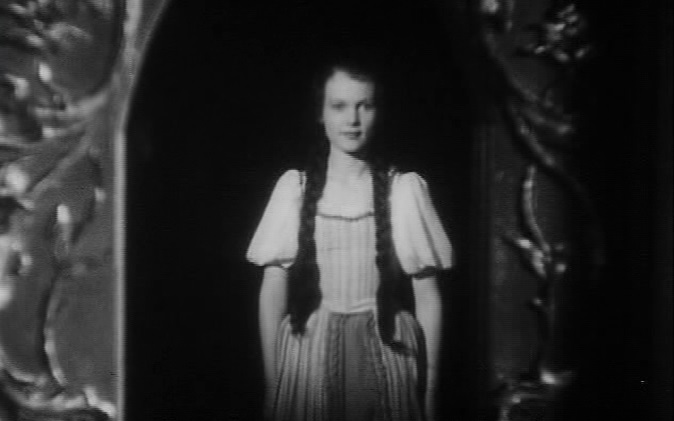 Schneewittchen und die sieben Zwerge (D 1939): Die Prinzessin (Marianne Simson) im Zauberspiegel / © Schongerfilm