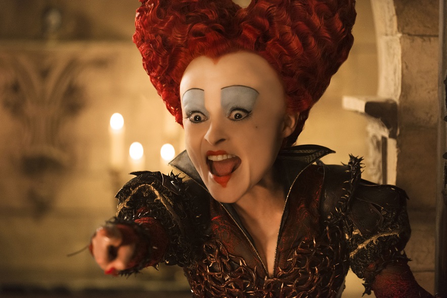 Psychoqueen: Das Publikum erfährt, weshalb Iracebeth, die Rote Königin (Helena Bonham Carter), eigentlich so böse geworden ist / © Peter Mountain/Disney Enterprises