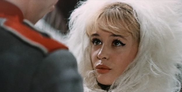 Doppelgängerin: Nein, das ist nicht das französische Sexsymbol Brigitte Bardot, sondern die sowjetische Schauspielerin Marina Nejolowa in der Rolle der Prinzessin in "Ein uraltes Märchen" / Screenshot: Icestorm