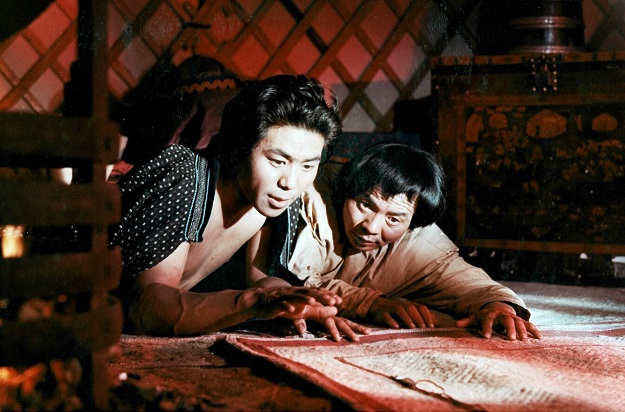 Die goldene Jurte (1961): Jorrup (S. Suchbaatar, l.) und Jombo (G. Zegmed) / © MDR/DEFA-Stiftung/Peter Blümel
